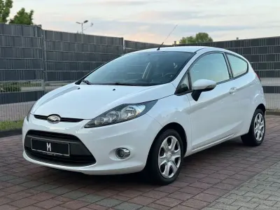 Używany Ford Fiesta Champions Edition 60 KM (44 kW) 2012 Biały Hatchback