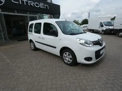 Gebraucht Renault Kangoo Happy Family 106 PS (77 kW) 2013 Weiß Van / Kleinbus