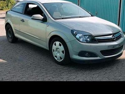Grau Gebraucht 2006 Opel Astra GTC Coupé | 1.300 €