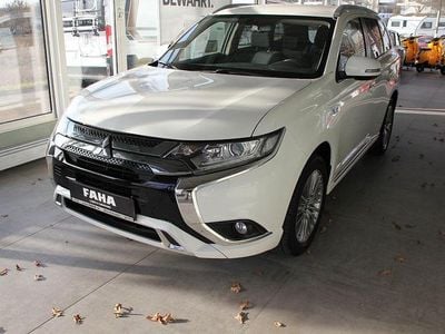 Weiß Gebraucht 2021 Mitsubishi Outlander P-HEV Basis SUV | 19.990 € (Guter Preis)