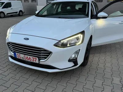 Gebraucht Ford Focus Cool & Connect 120 PS (88 kW) 2020 Weiß Limousine