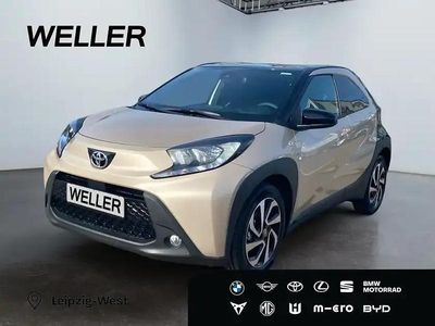 Nowe Toyota Aygo 72 KM (52 kW) 2025 Beżowy Hatchback