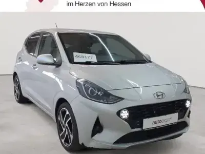 Gebraucht Hyundai i10 Edition 30+ 67 PS (49 kW) 2021 Silber Kleinwagen