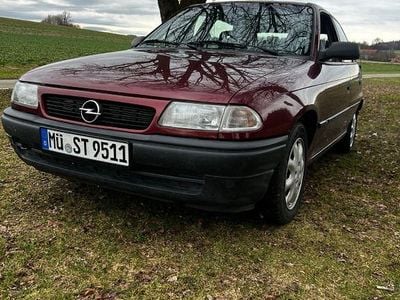 Second-hand Opel Astra 60 CP (44 kW) 1995 Roșu Berlinǎ