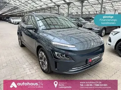 Gebraucht Hyundai Kona Trend 100 kW (136 PS) 2023 Blau SUV
