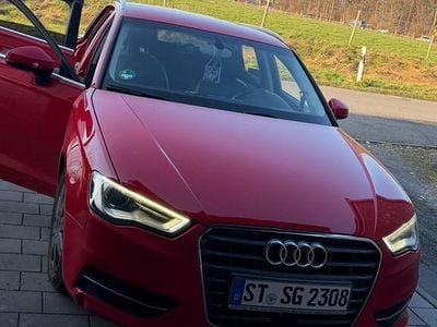 Gebraucht Audi A3 Ambiente 125 PS (91 kW) 2013 Rot Limousine
