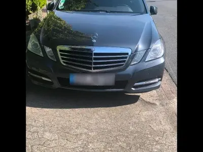 Gebraucht Mercedes E250 204 PS (150 kW) 2010 Grau Kombi