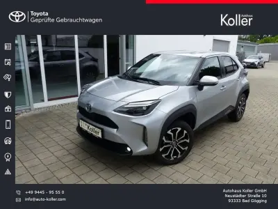 Gebraucht Toyota Yaris Cross 116 PS (85 kW) 2023 Silber SUV