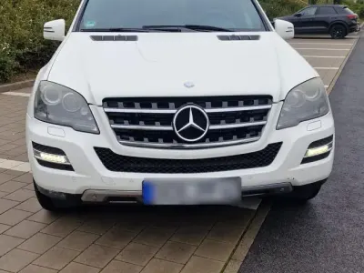 Gebraucht Mercedes ML350 Edition 231 PS (169 kW) 2011 Weiß SUV
