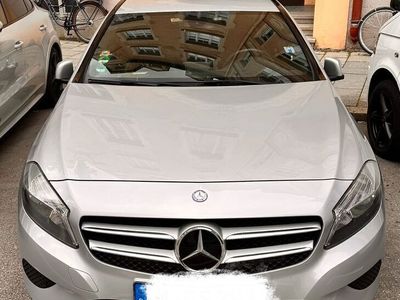 gebraucht Mercedes A180 in Silber|Unfallfrei|Scheckheftgepflegt