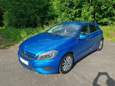 Gebraucht Mercedes A180 Style 122 PS (89 kW) 2013 Blau Limousine