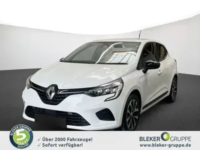 Gebraucht Renault Clio V Equilibre 67 PS (49 kW) 2023 Weiß Limousine
