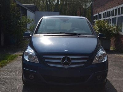 Gebraucht Mercedes B200 193 PS (141 kW) 2010 Blau Van / Kleinbus