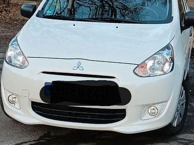 Usado Mitsubishi Space Star Plus 71 HP (52 kW) 2015 Branco Sedan