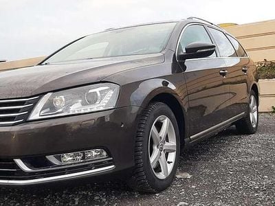 Gebraucht VW Passat Highline 160 PS (117 kW) 2012 Black oak brown metallic Kombi