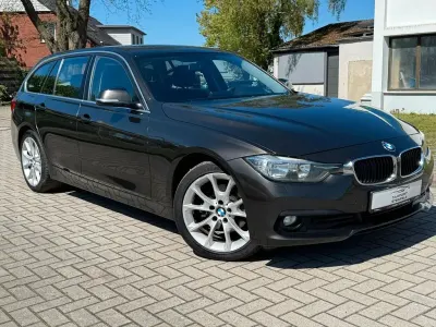 Gebraucht BMW 320 Sport Line 190 PS (139 kW) 2016 Grau Kombi