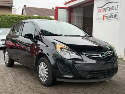 Używany Opel Corsa Selection 69 KM (50 kW) 2014 Czarny Hatchback