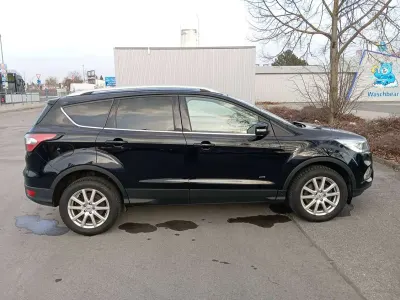Gebraucht Ford Kuga Titanium 182 PS (133 kW) 2017 Schwarz SUV