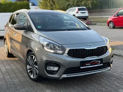 Gebraucht Kia Carens Spirit 141 PS (103 kW) 2018 Silber Van / Kleinbus