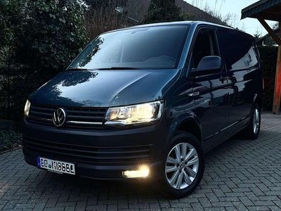 Usata VW Transporter 150 CV (110 kW) 2019 Verde Furgone