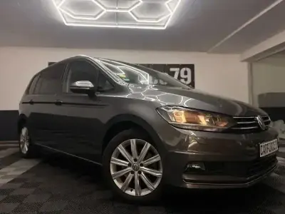 Gebraucht VW Touran Comfortline 116 PS (85 kW) 2018 Grau Van / Kleinbus