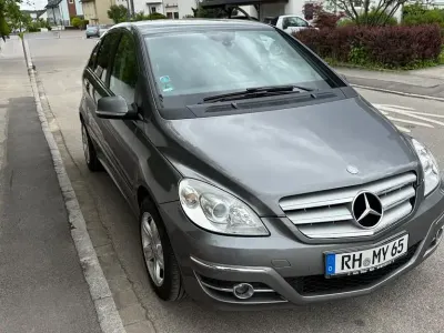 Gebraucht Mercedes B180 Sport 116 PS (85 kW) 2010 Grau Van / Kleinbus