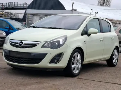 Gebraucht Opel Corsa Satellite 101 PS (74 kW) 2011 Weiß Kleinwagen