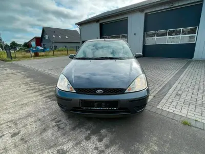 Gebraucht Ford Focus 75 PS (55 kW) 2004 Grau Kleinwagen