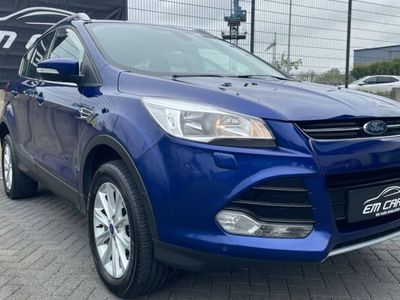 gebraucht Ford Kuga Titanium 4x4 KLIMAAUTOMATIK WINTERPAKET PDC