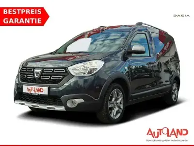 Gebraucht Dacia Dokker Prestige 102 PS (75 kW) 2018 Kometengrau metallic Van / Kleinbus