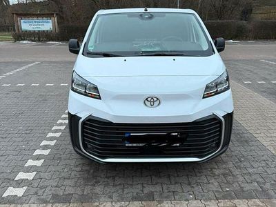 Gebraucht Toyota Proace Verso 100 kW (136 PS) 2025 Weiß Kombi