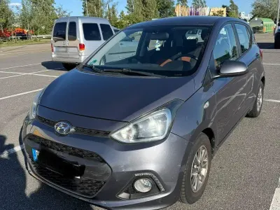 Gebraucht Hyundai i10 YES! Silver 87 PS (63 kW) 2015 Grau Kleinwagen