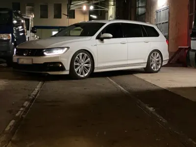 Gebraucht VW Passat R-line 239 PS (175 kW) 2017 Weiß Kombi