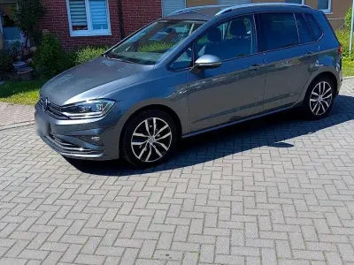 Używany VW Golf Comfortline 116 KM (85 kW) 2021 Szary Minivan