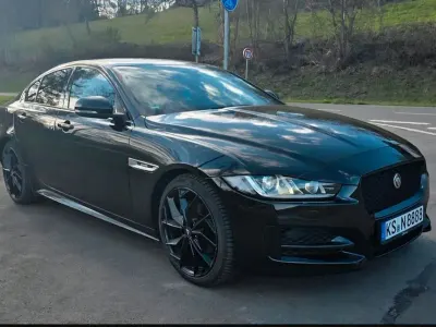 Gebraucht Jaguar XE R-Sport 179 PS (131 kW) 2017 Schwarz Limousine