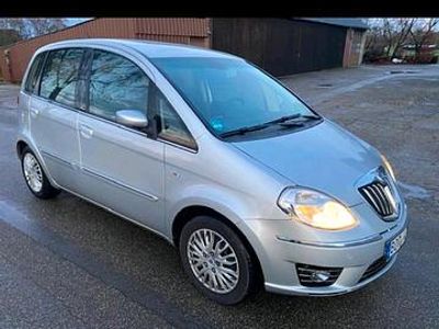 Gebraucht Lancia Musa 90 PS (66 kW) 2009 Silber Van / Kleinbus