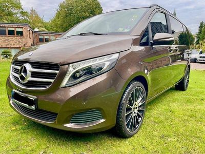 Mercedes V220
