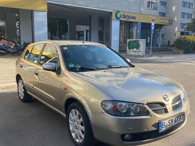 Nissan Almera