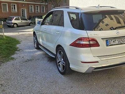 Gebraucht Mercedes ML350 258 PS (189 kW) 2012 Weiß SUV