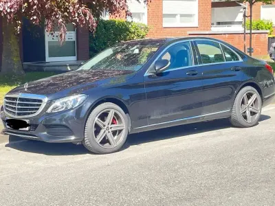 Gebraucht Mercedes C200 Avantgarde 184 PS (135 kW) 2015 Schwarz Limousine