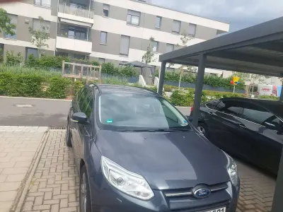 Gebraucht Ford Focus Titanium 116 PS (85 kW) 2012 Blau Kombi