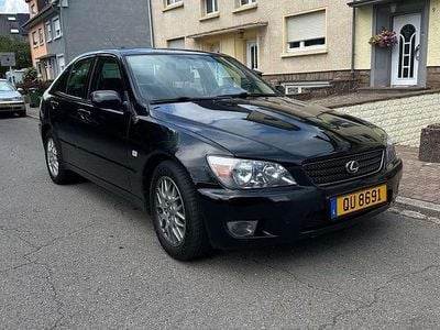 Lexus IS200