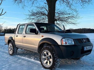 Silber Gebraucht 2011 Nissan Navara Abholung | 13.400 €