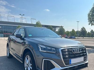 Gebraucht Audi Q2 S-Line 150 PS (110 kW) 2024 Grau SUV