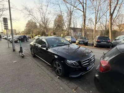 Gebraucht Mercedes E200 Avantgarde 184 PS (135 kW) 2019 Schwarz Limousine