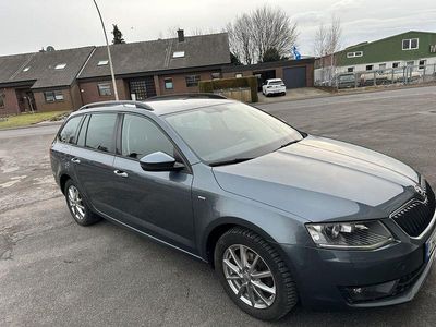 Gebraucht Skoda Octavia Joy 150 PS (110 kW) 2017 Grau Kombi