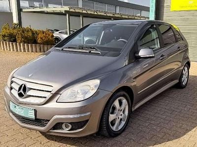 Usata Mercedes B200 136 CV (100 kW) 2011 Grigio Monovolume