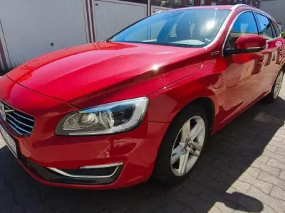 Używany Volvo V60 280 KM (205 kW) 2013 Czerwony Kombi