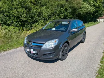 Gebraucht Opel Astra 116 PS (85 kW) 2009 Grau Limousine