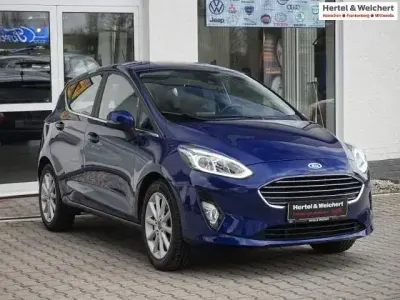 Gebraucht Ford Fiesta Titanium 125 PS (91 kW) 2017 Deep impact blue (metallic) Kleinwagen